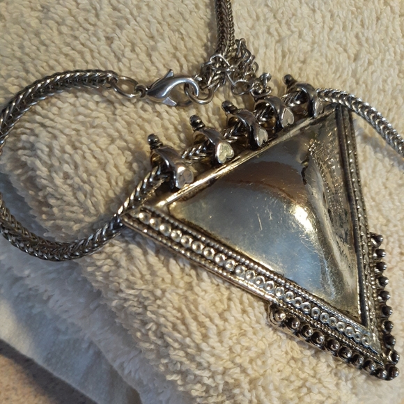 Fantastic 80's V Pendant Choker Set - Picture 3 of 12